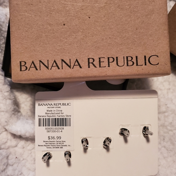 💥NWT BANANA REPUBLIC EARRING SET - Picture 5 of 7